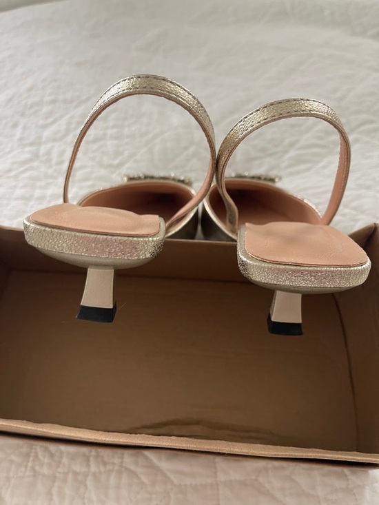 Gold Embellished Pointed-Toe Slingback Pumps size 9 - Picture 3 of 9